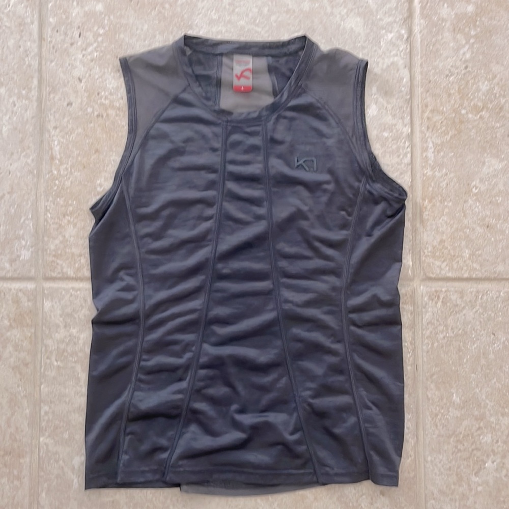 Kari Traa Marte Tank in beautiful grey mesh color size Large fits like medium